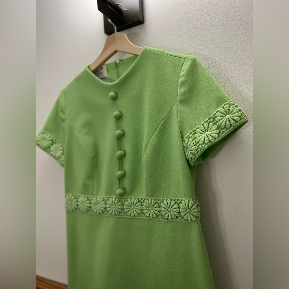 EUC Vintage 60s Green Floral Lace Boat Neck Midi Mod Dress Size Medium - Picture 4 of 8